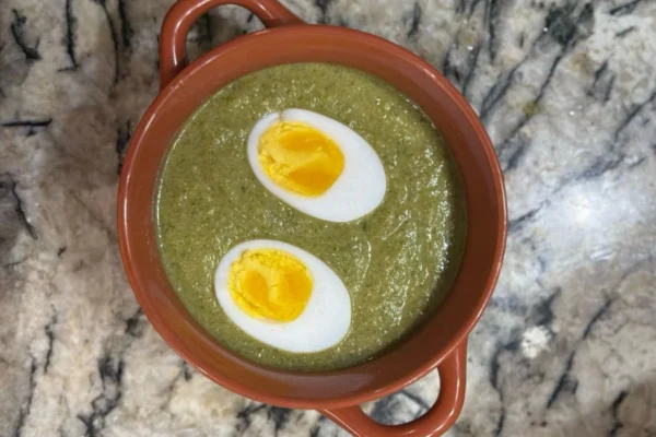 Cream of Broccoli Soup with Cashews